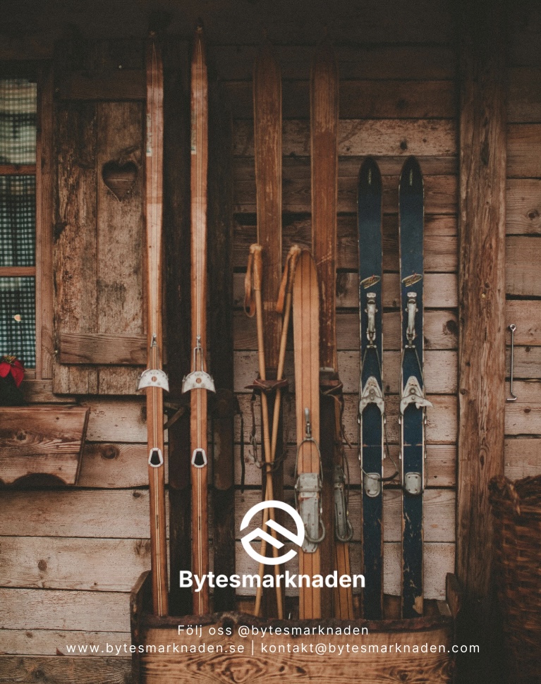 Vintersport på Bytesmarknaden - Klassiska skidor i en stuga